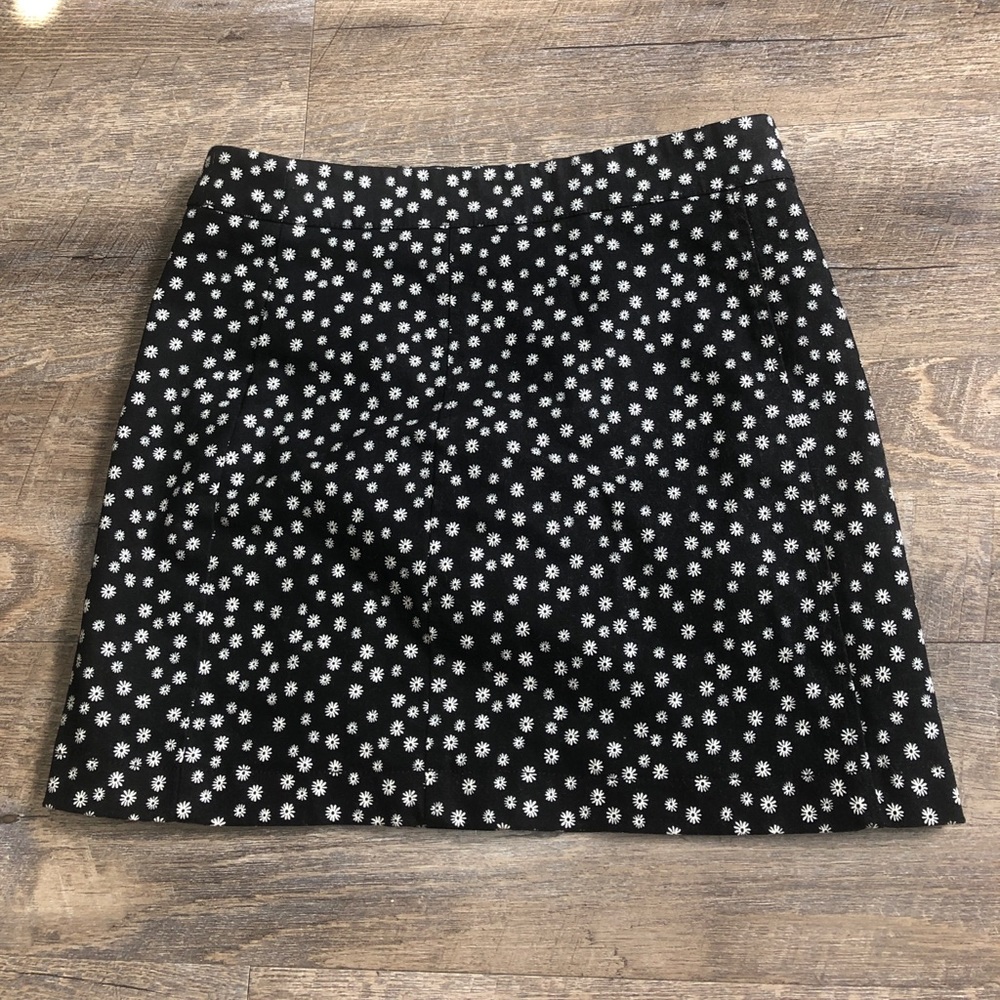 Fitted skirt